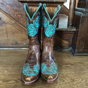 Ariat Snip toe blue/teal floral boots